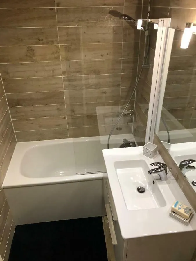 Residence Athos C2-1 Chambre-Alpe D'Huez-Centre Station